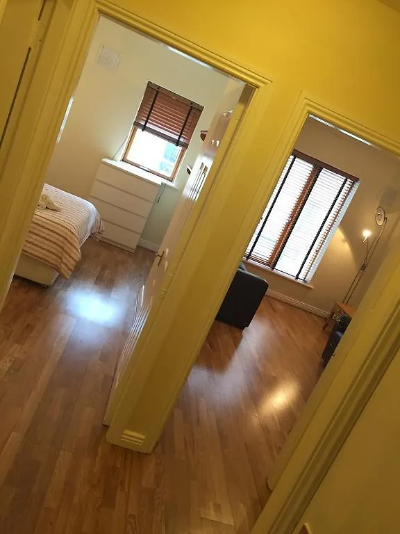 Tara Street Apartment- Dublin City Centre Apartment