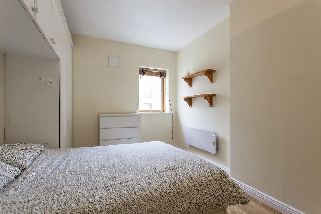 Tara Street Apartment- Dublin City Centre Apartment